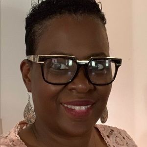 Meet your Posher, Brenda